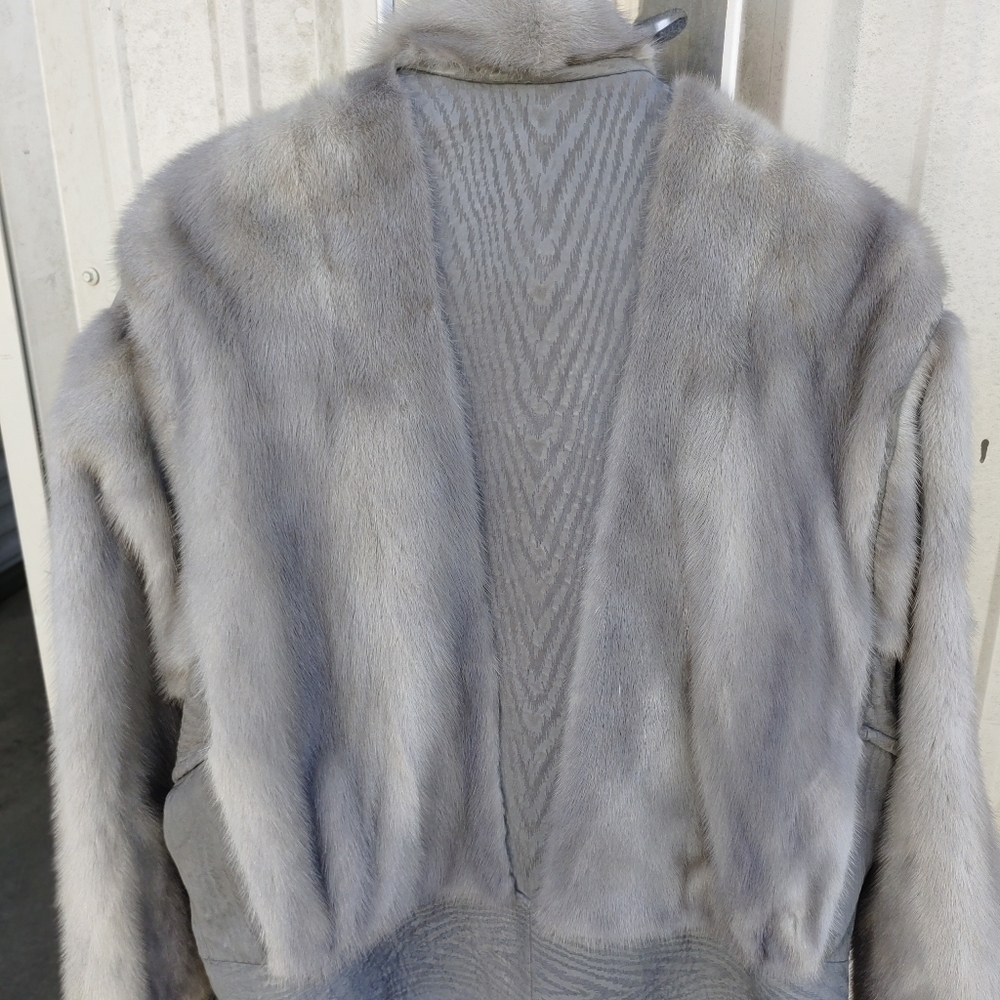ELEGANTLY GORGEOUS GENUINE SILVER MINK FUR/LEATHER COAT JACKET PLUS SIZE 1XL/2XL - Picture 2 of 7